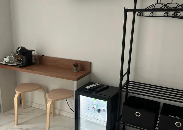 The Mirror Veliko Tărnovo